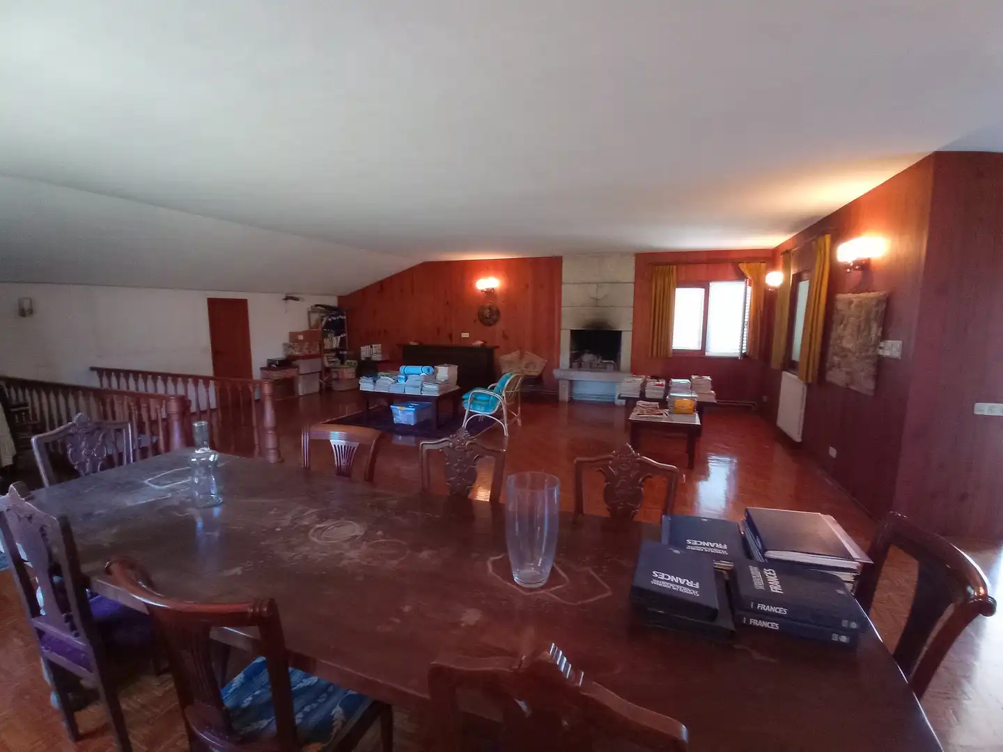 Sala d'estar de Casa o xalet en venda en Pontevedra Capital  amb Calefacció, Jardí privat i Parquet