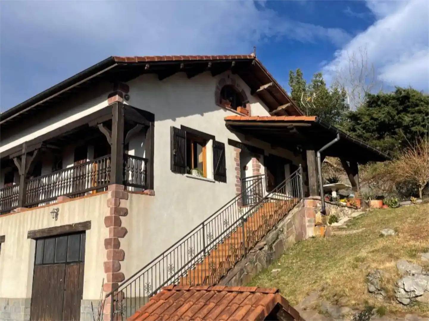 Vista exterior de Casa o xalet en venda en Asteasu amb Jardí privat, Moblat i Balcó