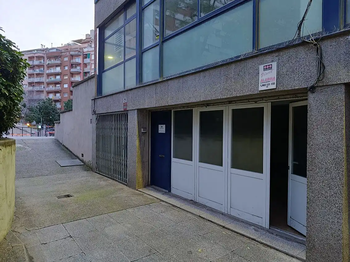Außenansicht von Büro zur Miete in Barcelona mit Klimaanlage und Heizung