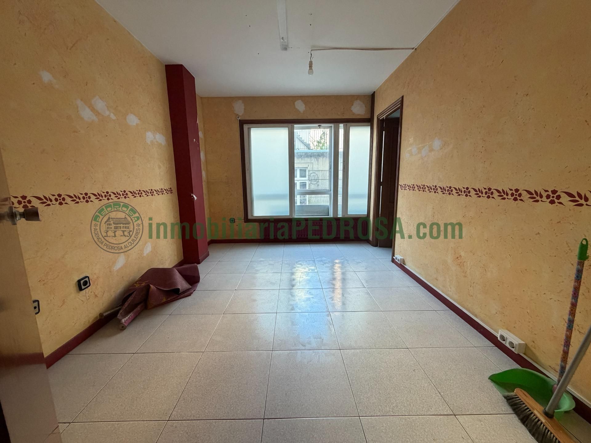 Office for rent in Pontevedra Capital 