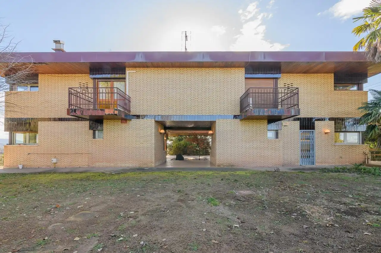 Exterior view of Houses for sale in Manresa  with Air Conditioner, Heating and Private garden