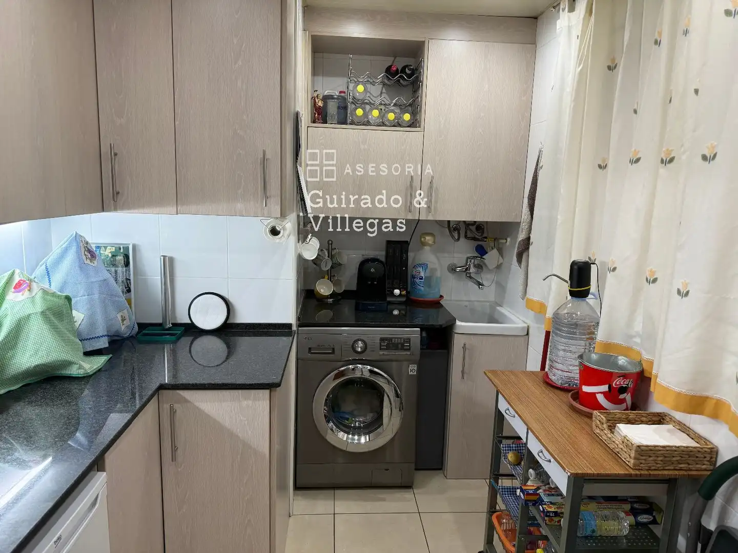 Küche von Wohnung zum Verkauf in Barcelona mit Klimaanlage und Terrasse