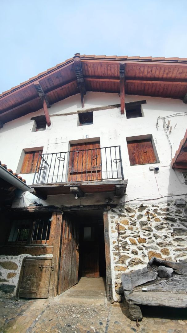 Vista exterior de Finca rústica en venda en Barakaldo  amb Jardí privat, Parquet i Terrassa