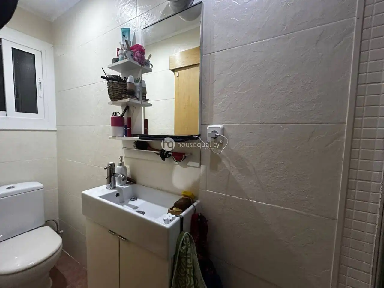 Badezimmer von Wohnung zum Verkauf in L'Hospitalet de Llobregat mit Klimaanlage, Heizung und Parkett