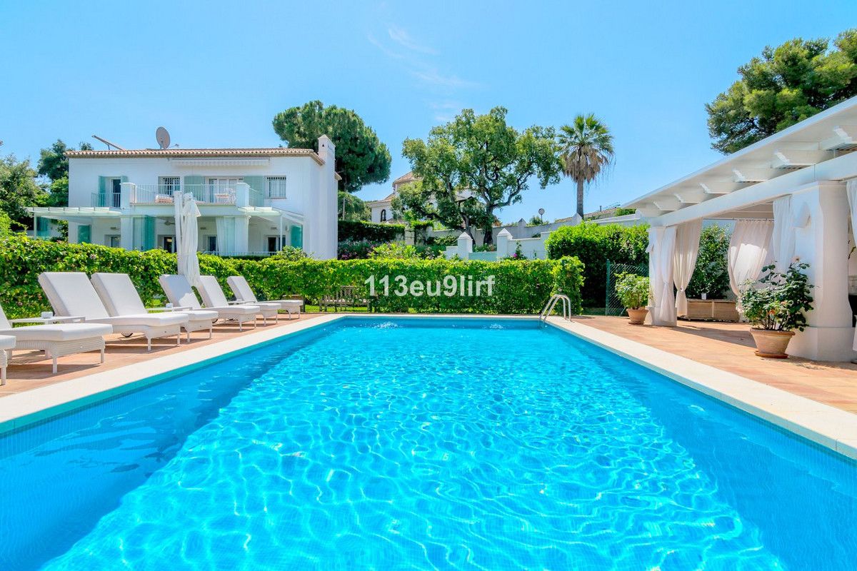 Exterior view of House or chalet for sale in Marbella  with Air Conditioner, Private garden and Terrace