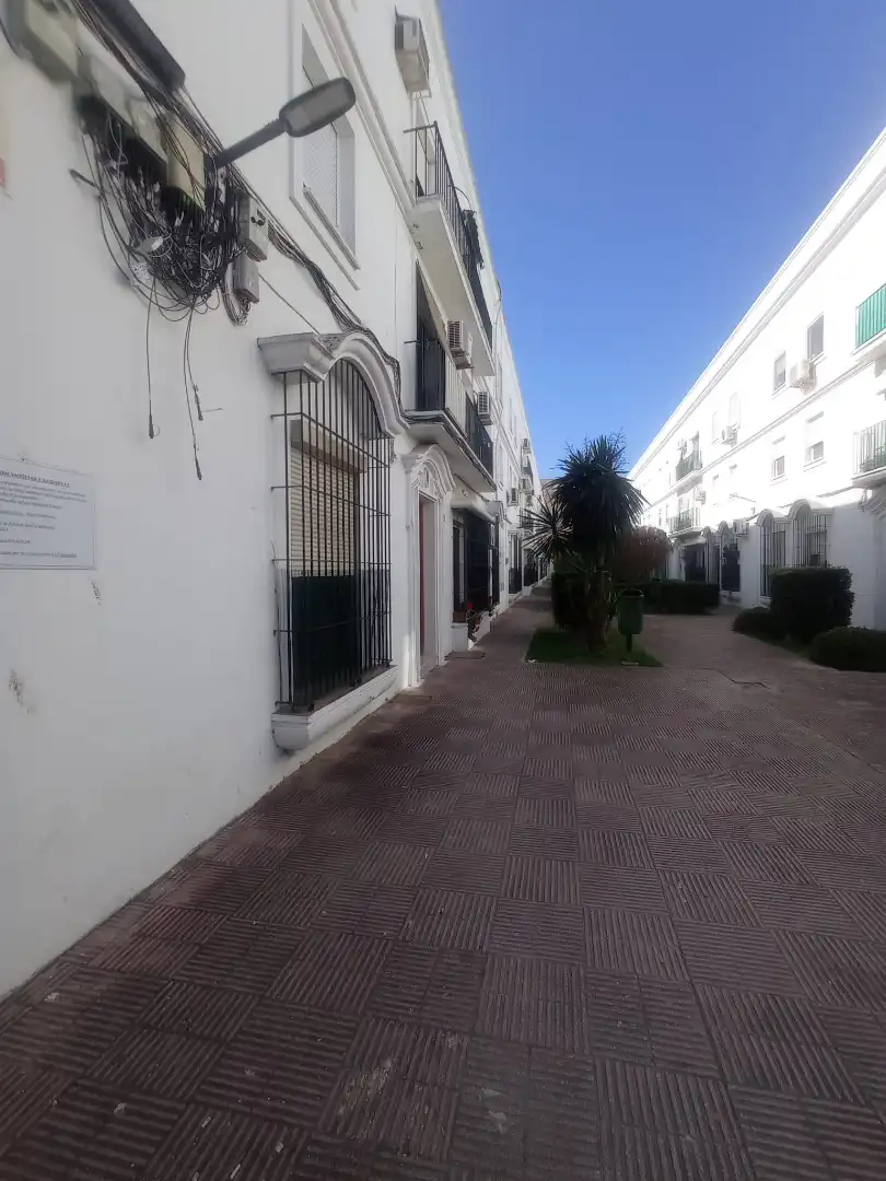 Vista exterior de Pis en venda en El Puerto de Santa María amb Calefacció, Moblat i Forn