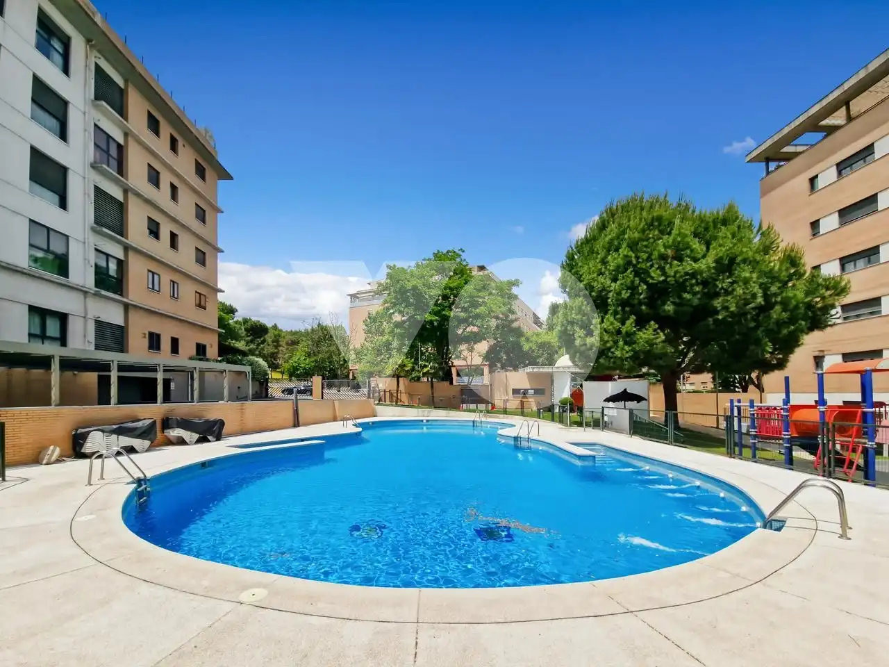 Piscina de Piso en venta en Madrid con Aire acondicionado, Calefacción y Trastero