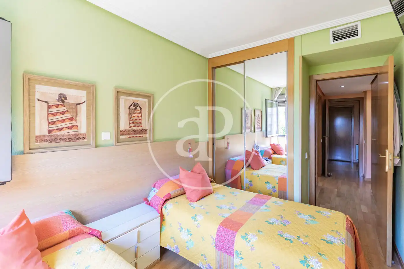 Habitación de Piso en venta en Madrid con Aire acondicionado, Calefacción y Jardín privado