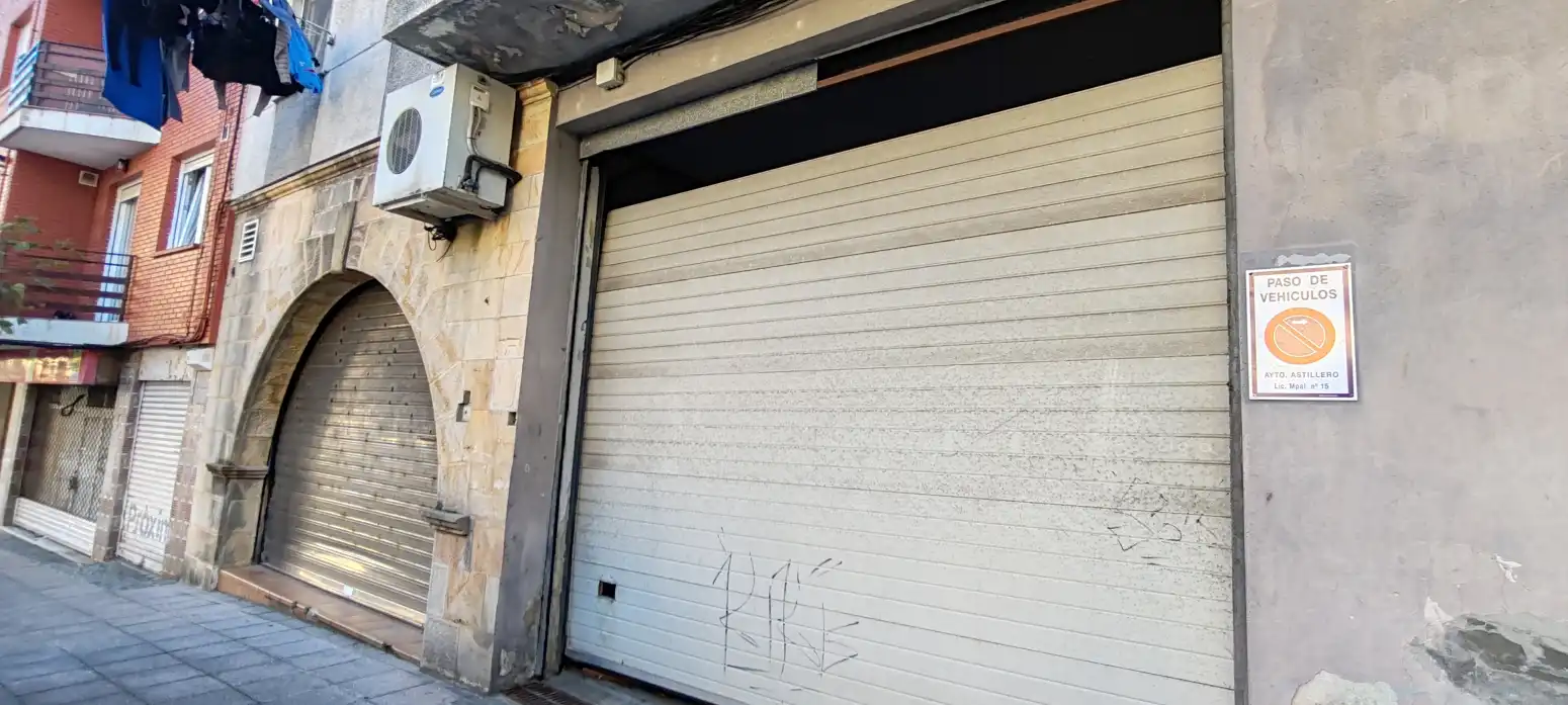 Business premises for sale in El Astillero - Calle Sierra Donesteve