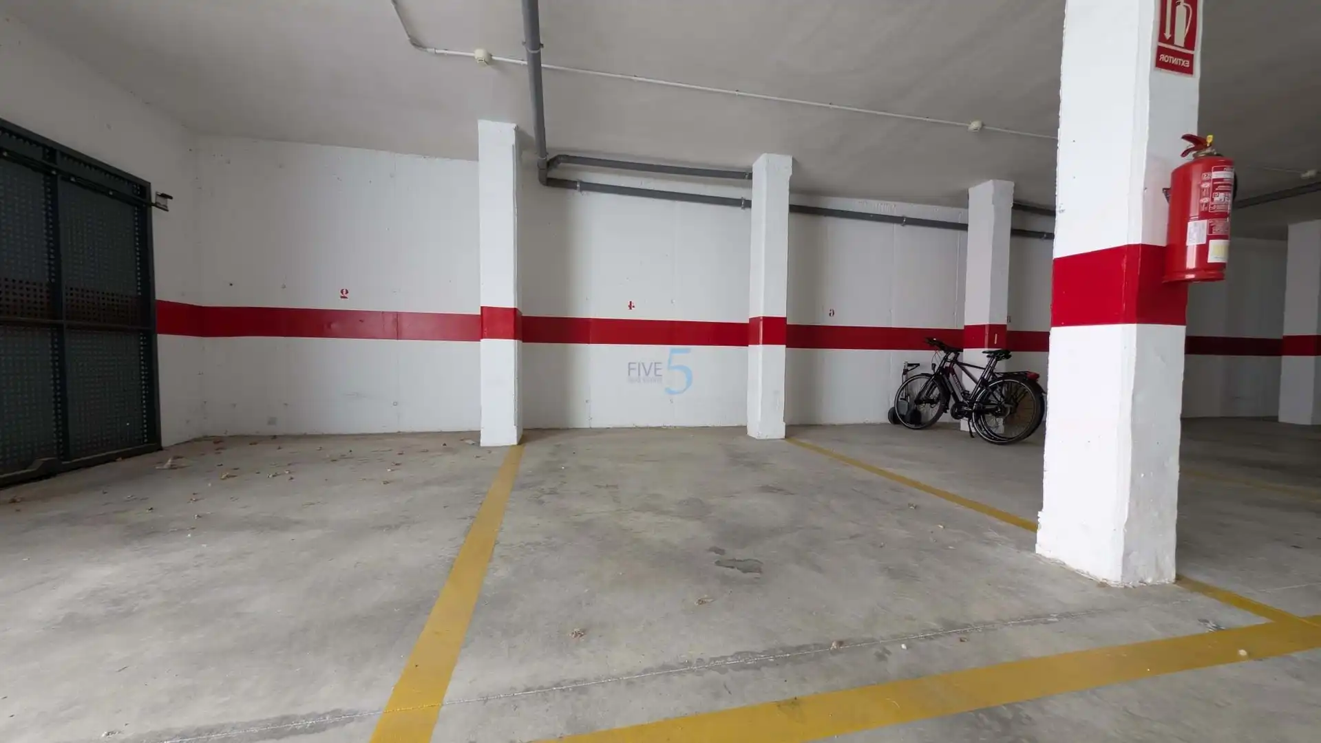Aparcament de Pis en venda en Orihuela amb Aire condicionat, Terrassa i Traster