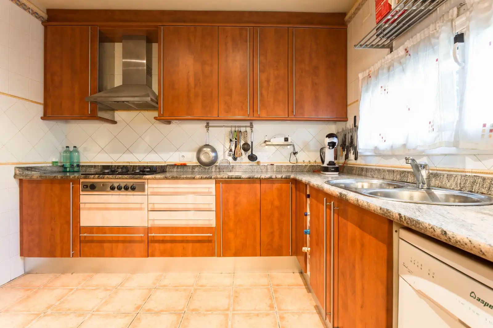 Küche von Wohnung zur Miete in Girona mit Heizung, Privatgarten und Möbliert