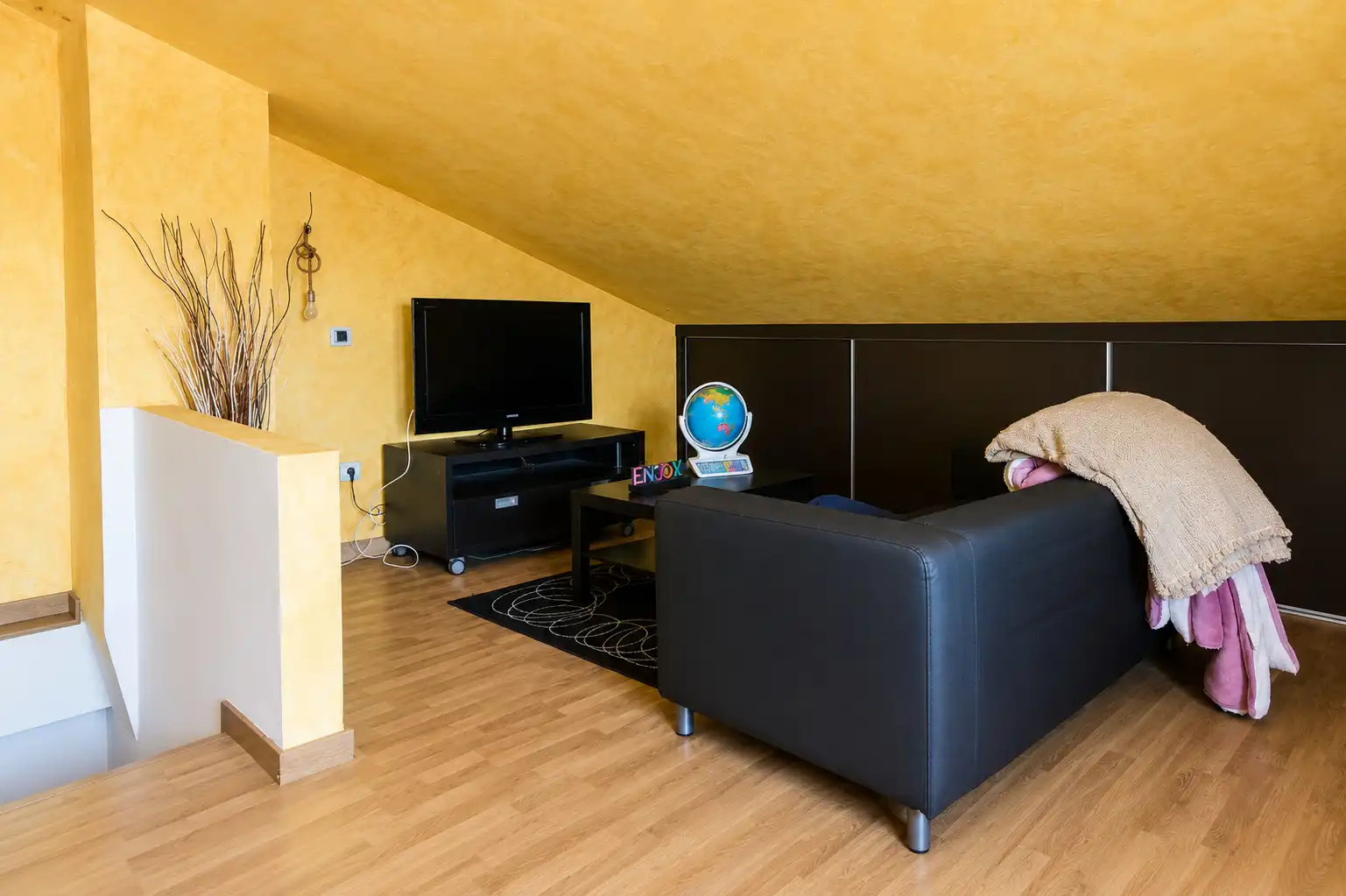Sala d'estar de Casa adosada en venda en Mont-roig del Camp amb Aire condicionat, Calefacció i Jardí privat