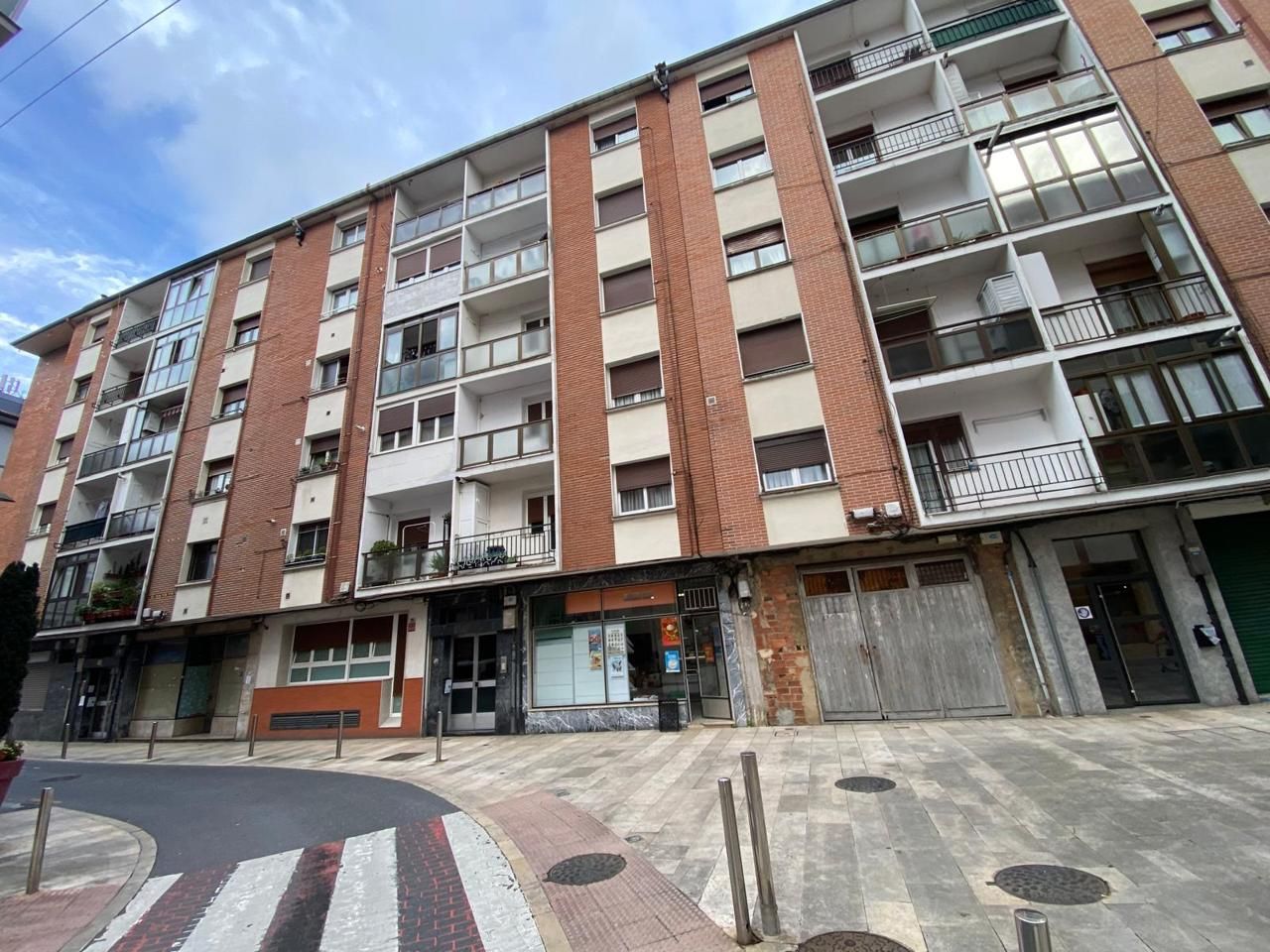 Vista exterior de Piso en venta en Iurreta con Calefacción y Balcón