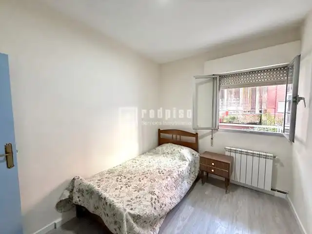 Habitación de Piso en venta en Madrid con Calefacción y Terraza