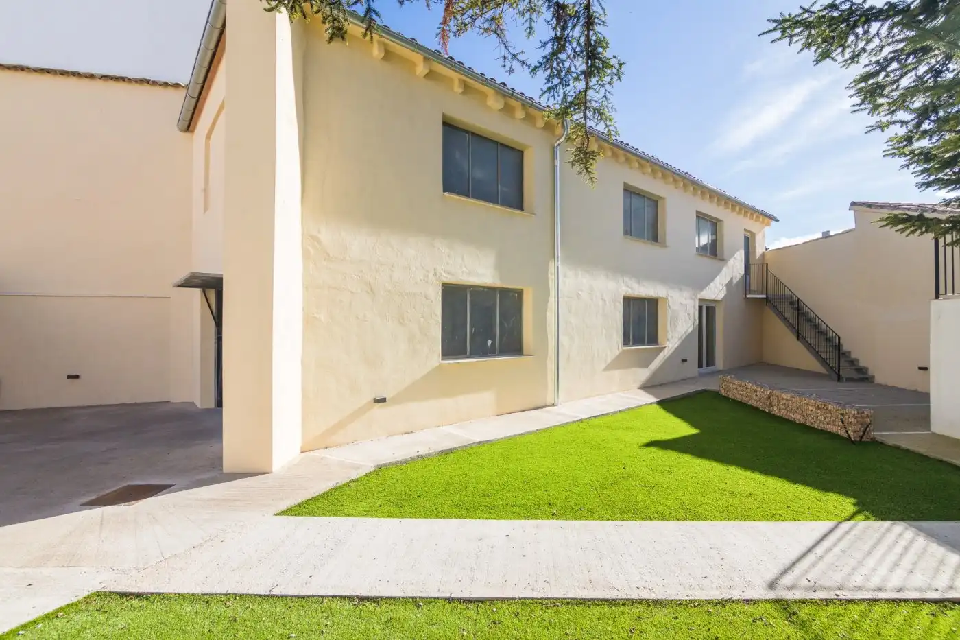 Vista exterior de Casa o xalet en venda en Cocentaina amb Calefacció, Jardí privat i Terrassa