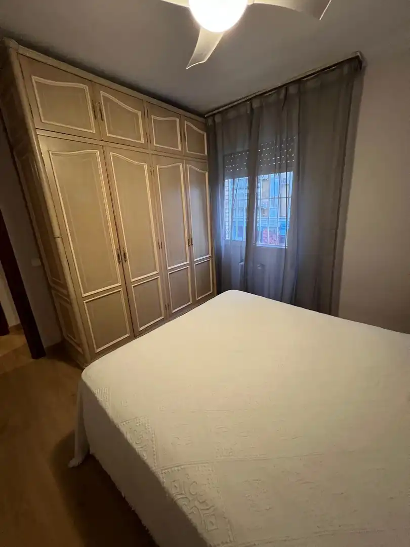 Habitación de Piso de alquiler en Sevilla con Aire acondicionado y Amueblado