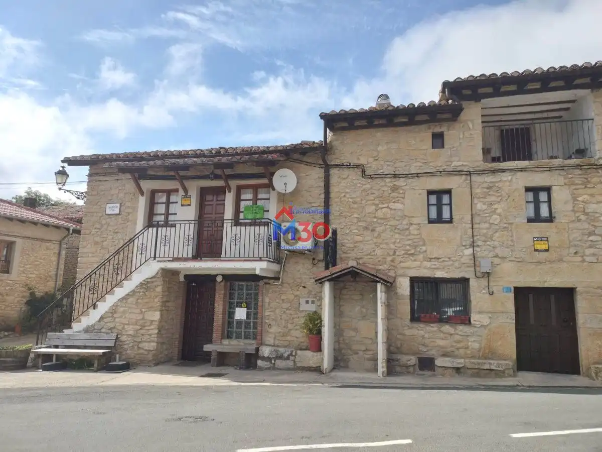 Exterior view of Commercial properties for sale in Valdegovia / Gaubea
