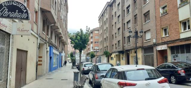 Local comercial en Venta en Milán - Pumarín
