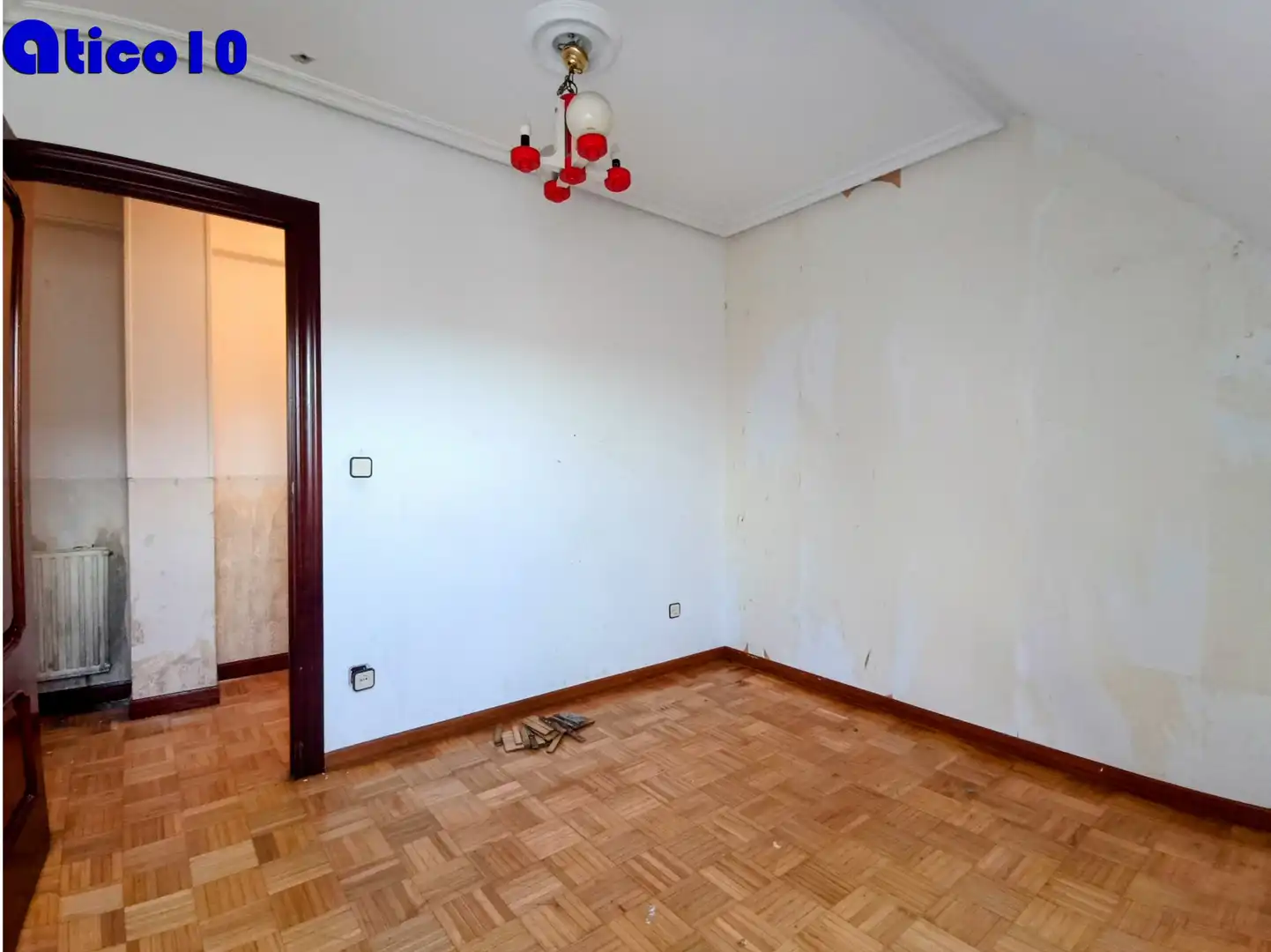 Bedroom of Attic for sale in Oviedo   with Heating, Parquet flooring and Terrace