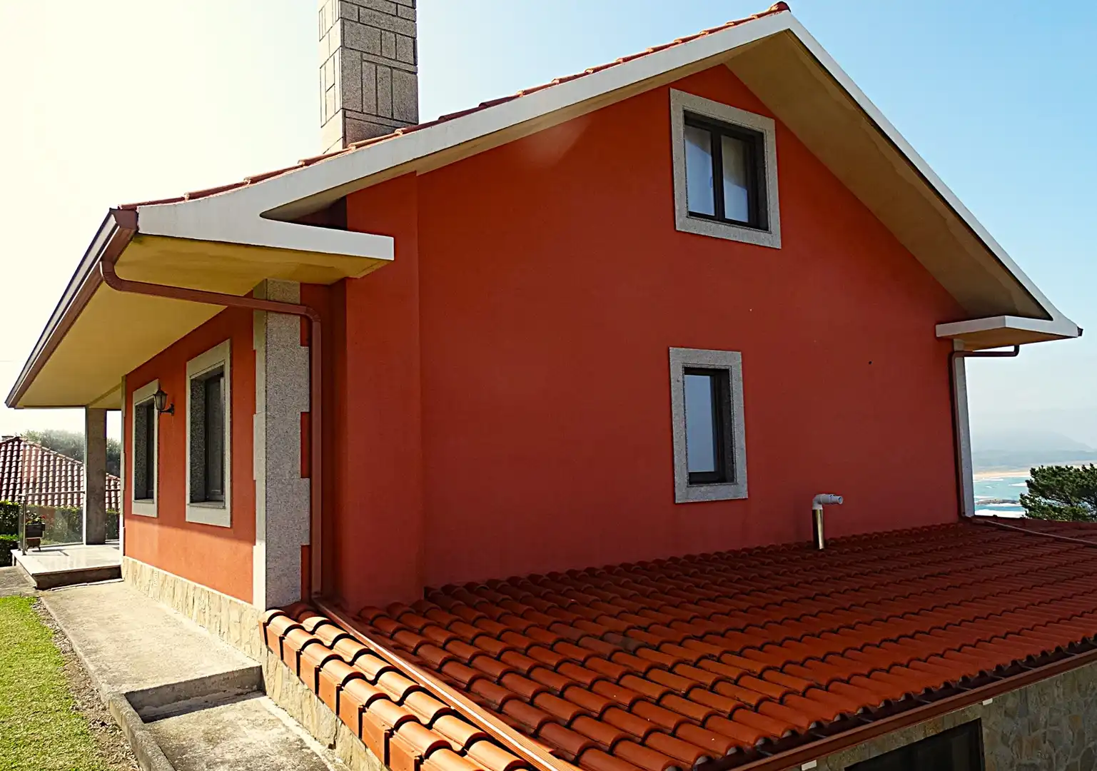 Vista exterior de Casa o xalet en venda en Valdoviño amb Calefacció, Jardí privat i Parquet
