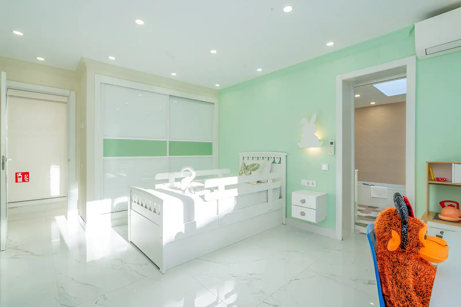 Bedroom of Houses for sale in Marbella  with Air Conditioner, Private garden and Terrace