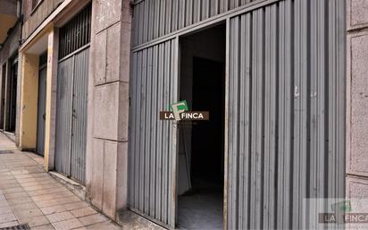 Vista exterior de Local en venda en Oviedo 