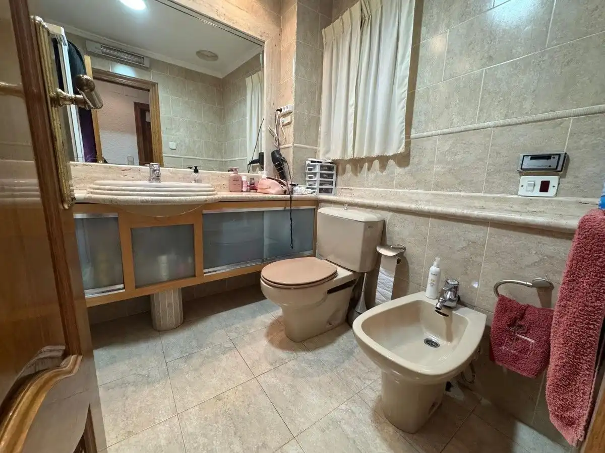 Bathroom of Flat for sale in Tavernes de la Valldigna  with Air Conditioner and Storage room