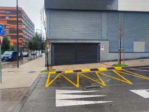 Parking de Garaje en venta en  Pamplona / Iruña