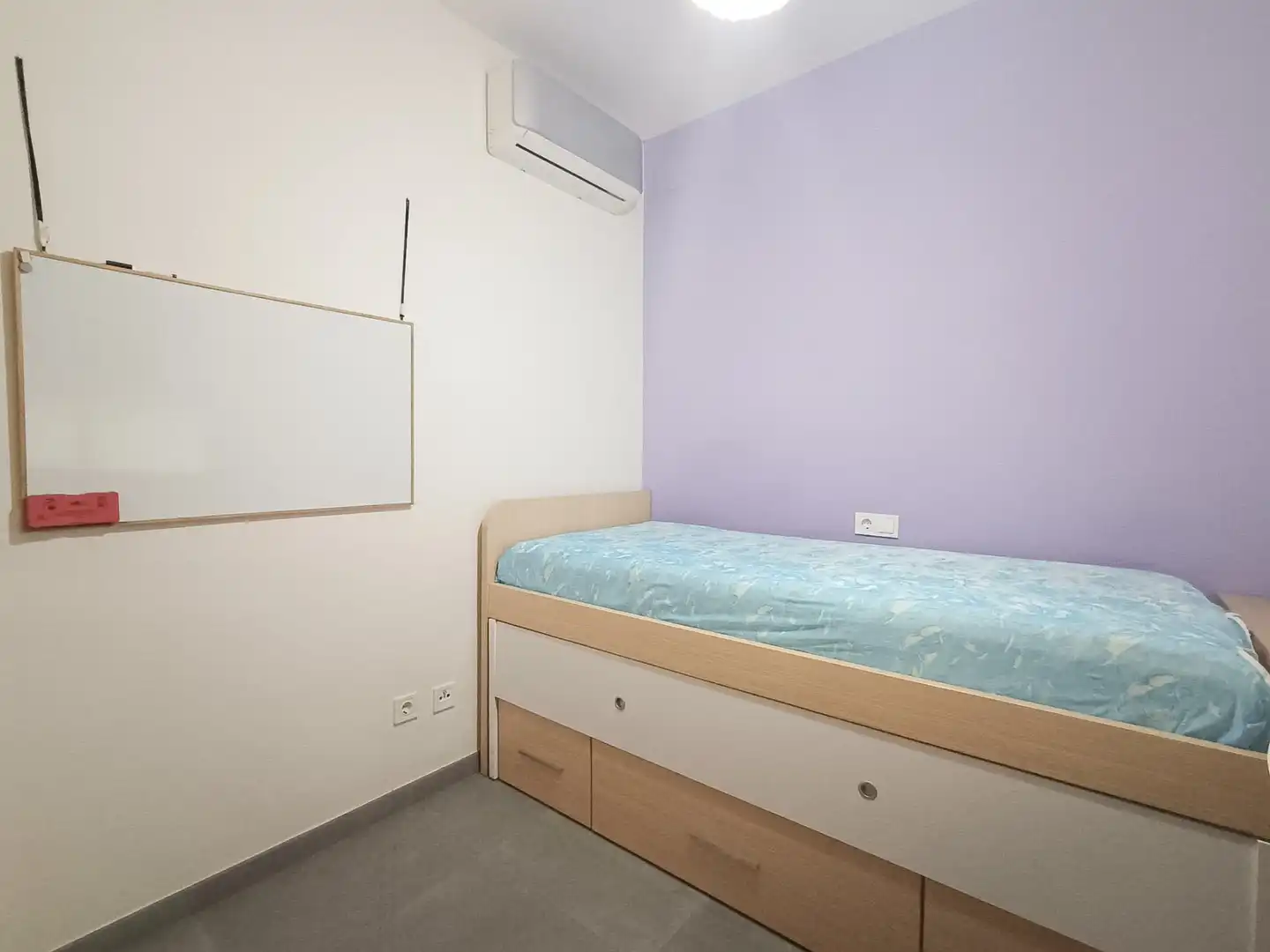 Dormitori de Casa o xalet en venda en Castellón de la Plana / Castelló de la Plana amb Aire condicionat, Terrassa i Traster