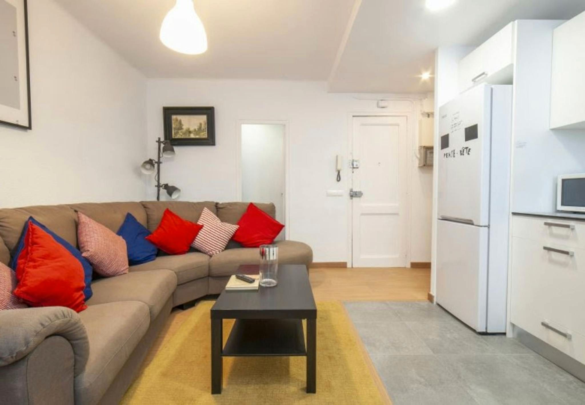 Living room of Flat to share in L'Hospitalet de Llobregat  with Heating, Furnished and Washing machine