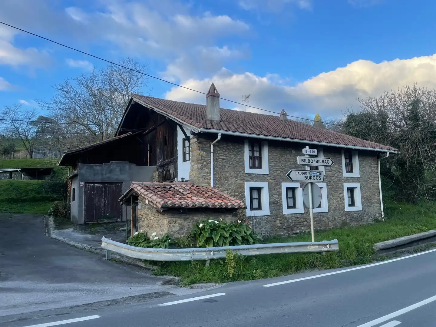 Vista exterior de Casa o xalet en venda en Arrankudiaga / Zollo amb Calefacció i Traster