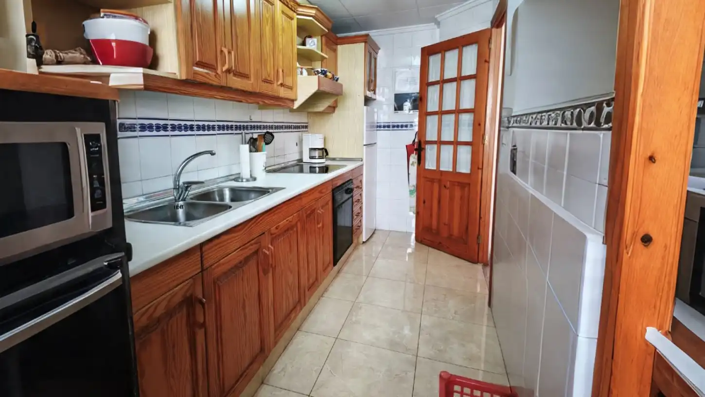 Küche von Wohnung zum Verkauf in Guardamar del Segura mit Schwimmbad, Möbliert und Ofen