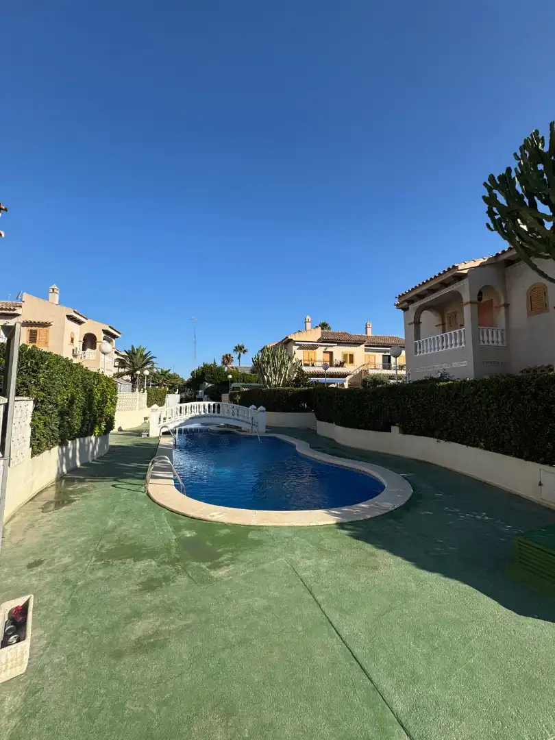 Piscina de Casa o chalet en venta en Torrevieja con Jardín privado, Terraza y Trastero