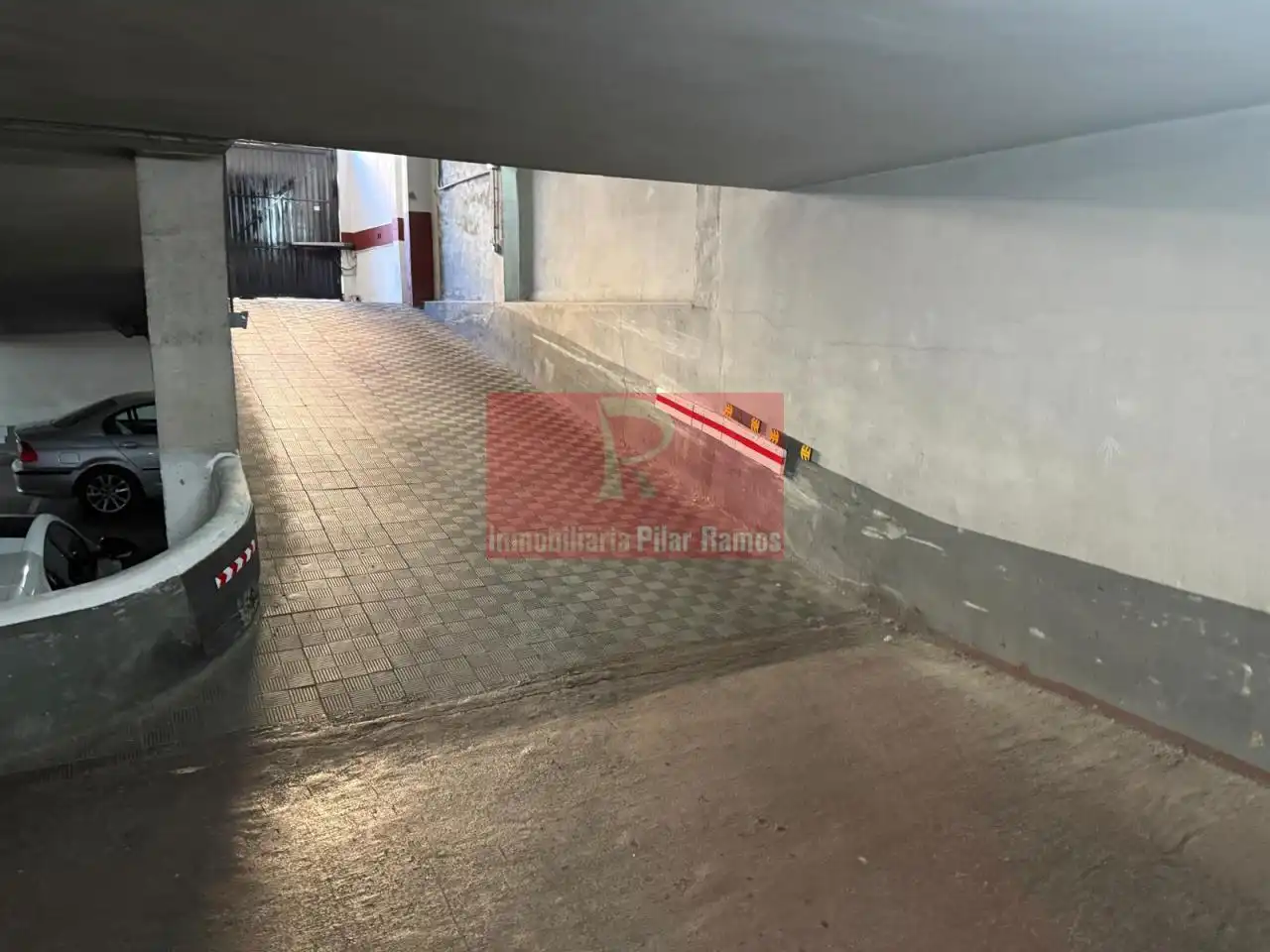 Aparcament de Pis en venda en León Capital  amb Calefacció, Terrassa i Traster