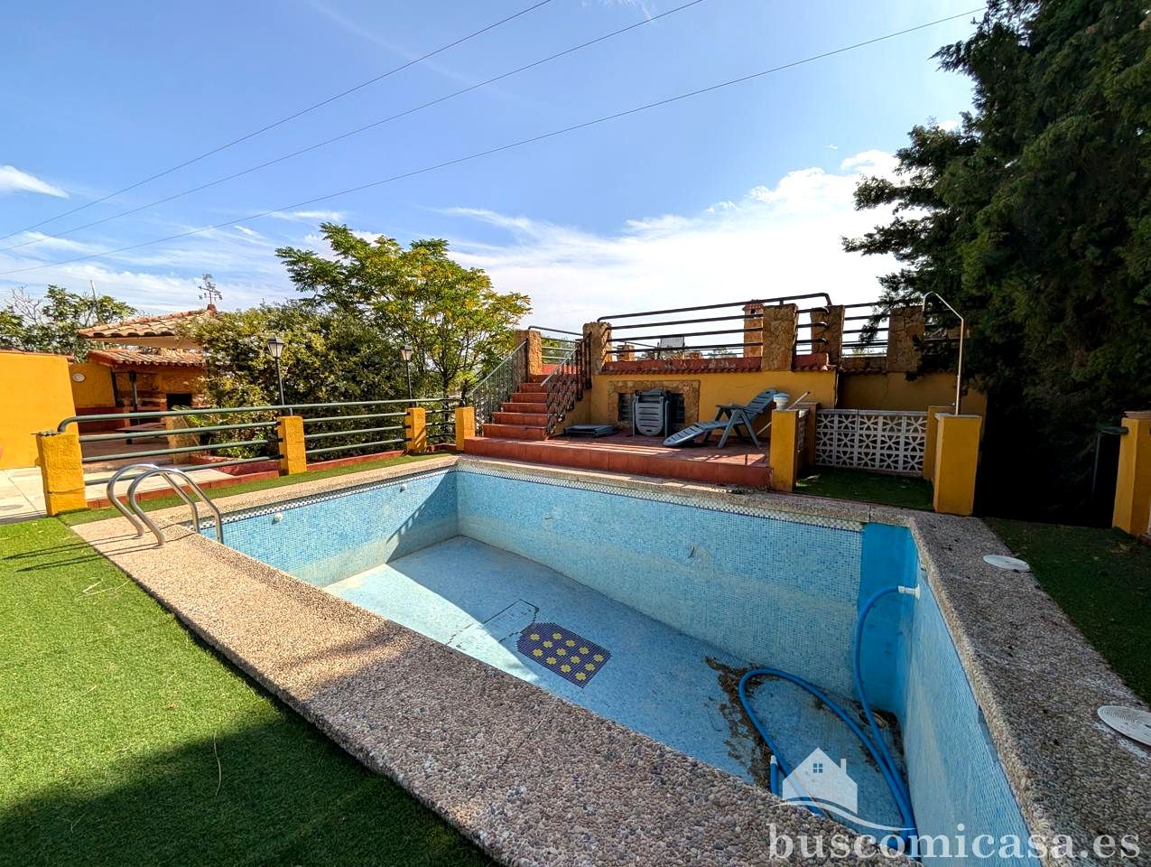 Piscina de Finca rústica en venda en Linares amb Aire condicionat, Jardí privat i Terrassa