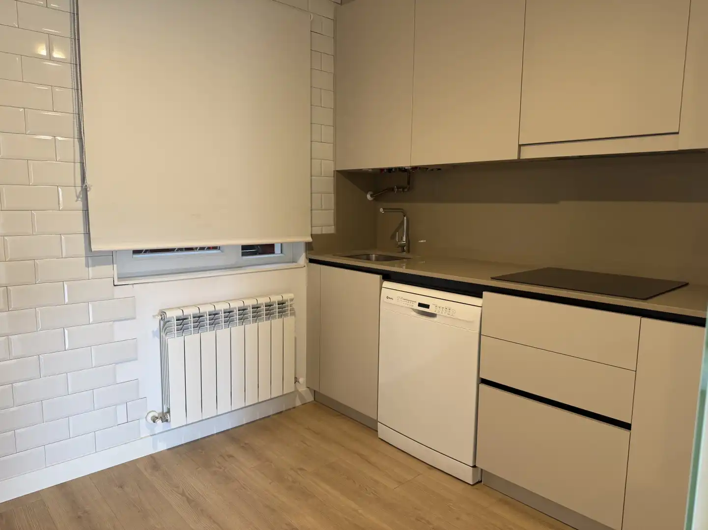 Kitchen of Flat for sale in Oviedo   with Heating and Terrace