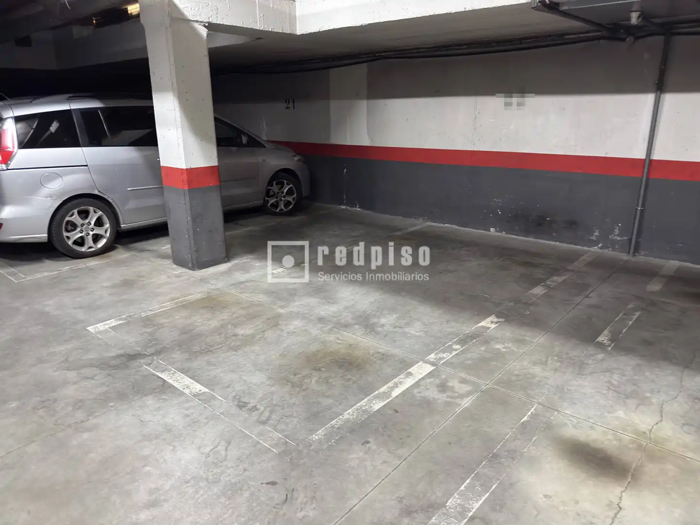 Parking de Piso en venta en Madrid con Aire acondicionado, Calefacción y Jardín privado