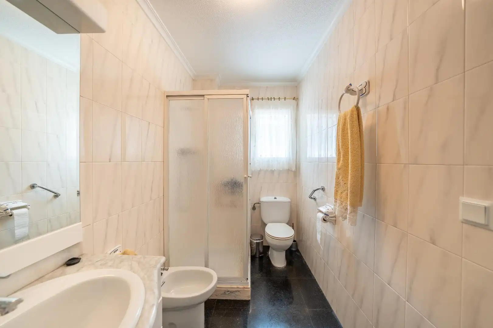 Bany de Casa o xalet en venda en Petrer amb Aire condicionat, Piscina i Alarma