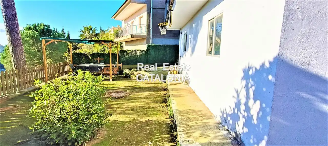 Vista exterior de Casa o xalet en venda en Lloret de Mar amb Aire condicionat, Calefacció i Jardí privat