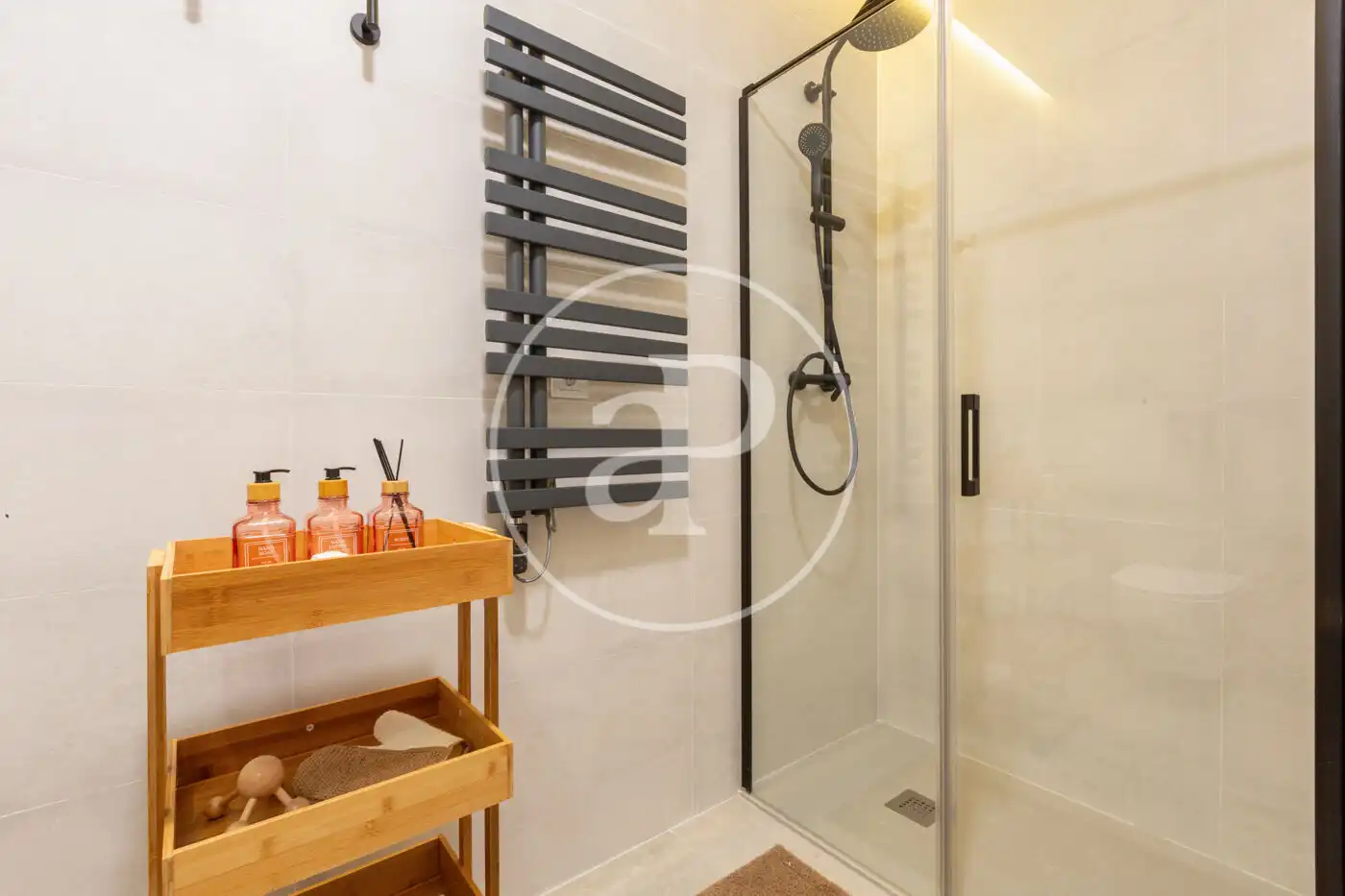 Baño de Piso en venta en Valencia con Aire acondicionado, Calefacción y Amueblado