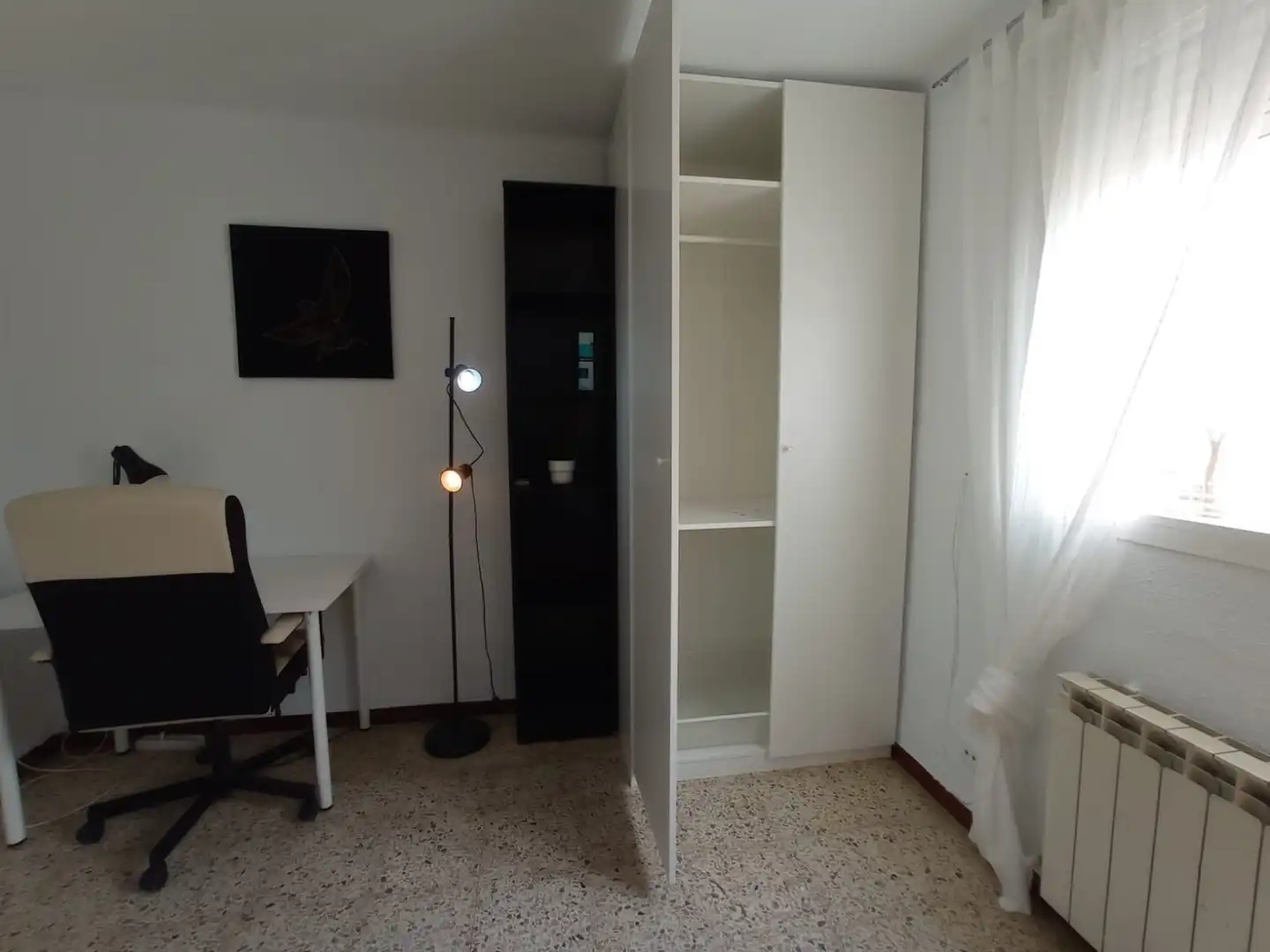 Room in Calle del Poeta Blas de Otero, 83, Ventas