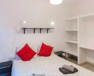 Bedroom of Flat to share in L'Hospitalet de Llobregat  with Heating, Washing machine and TV