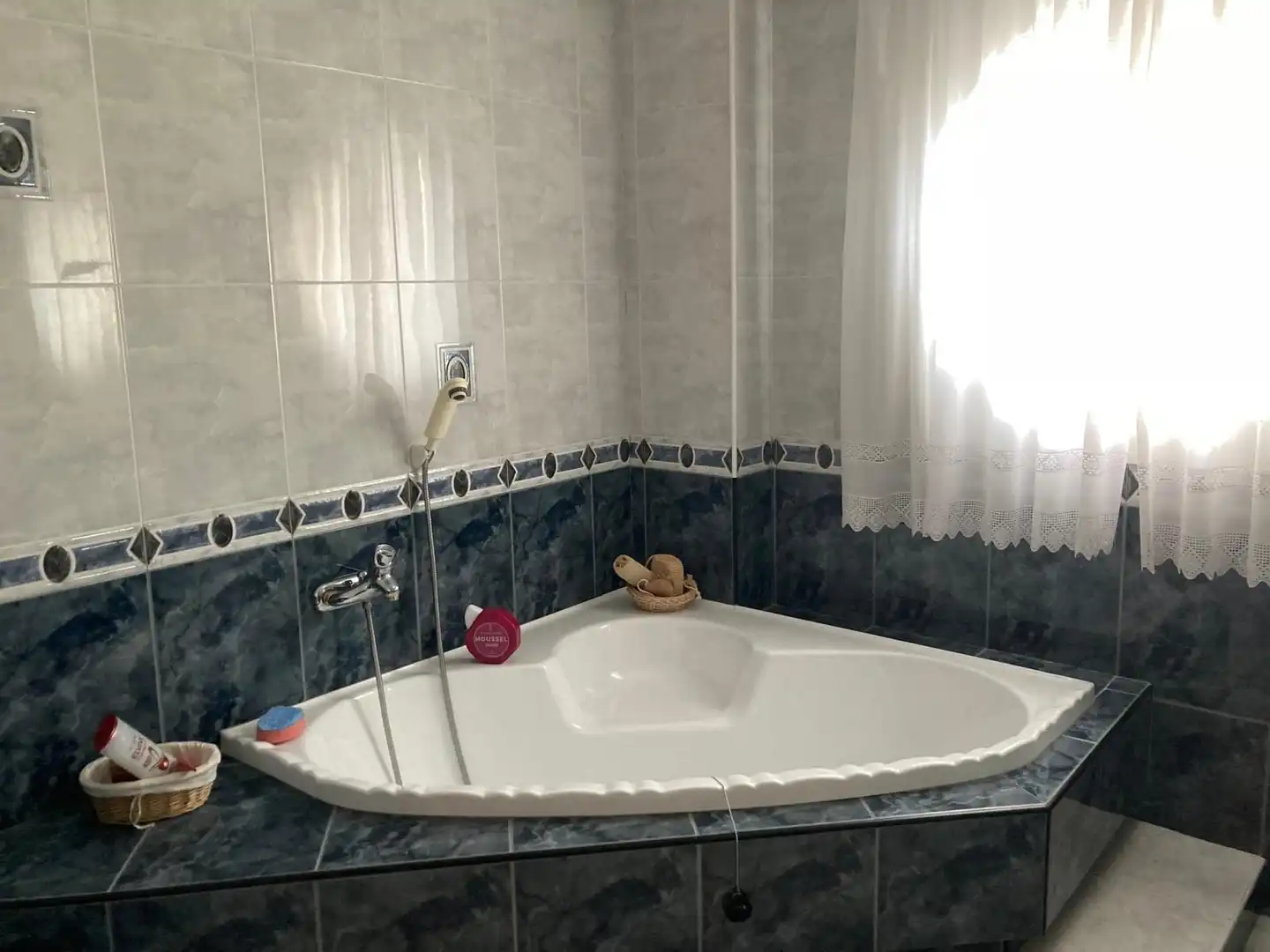 Baño de Casa o chalet en venta en Valdefresno con Calefacción, Jardín privado y Terraza