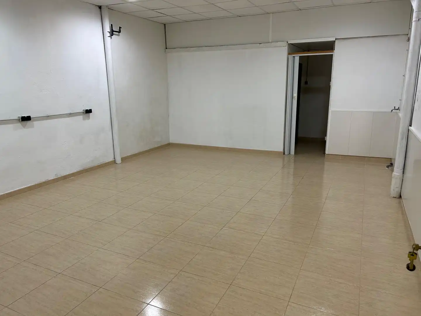 Local comercial en venda a Cerdanyola, imagen 4
