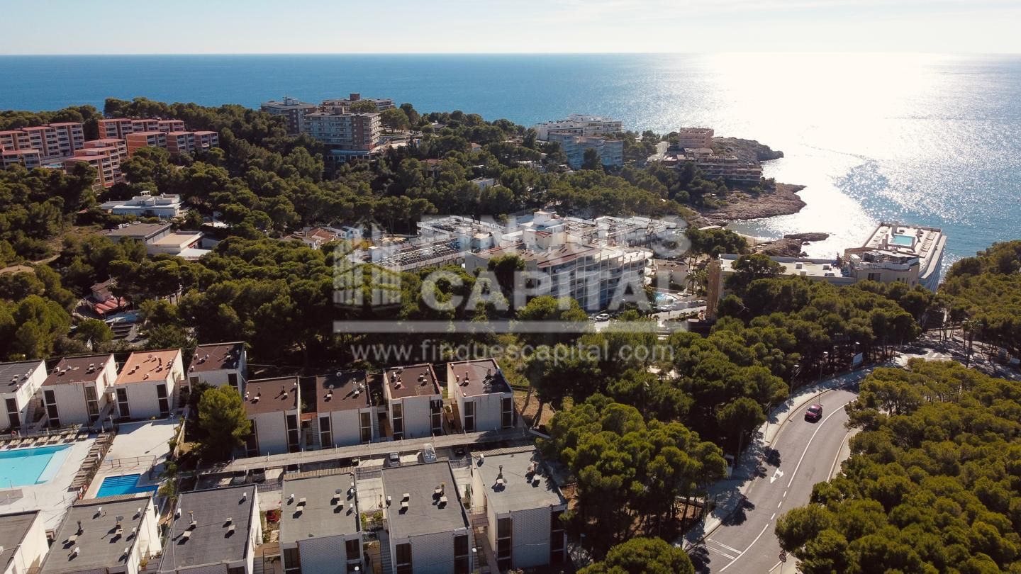 Vista exterior de Apartament en venda en Salou amb Terrassa i Piscina comunitària