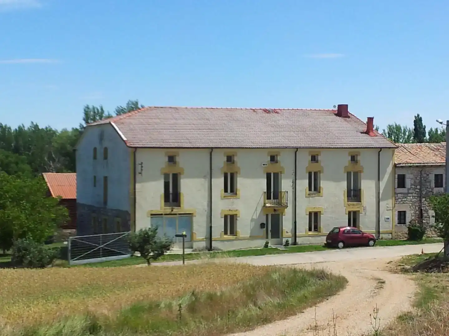Vista exterior de Finca rústica en venda en Villadiego amb Jardí privat, Parquet i Balcó