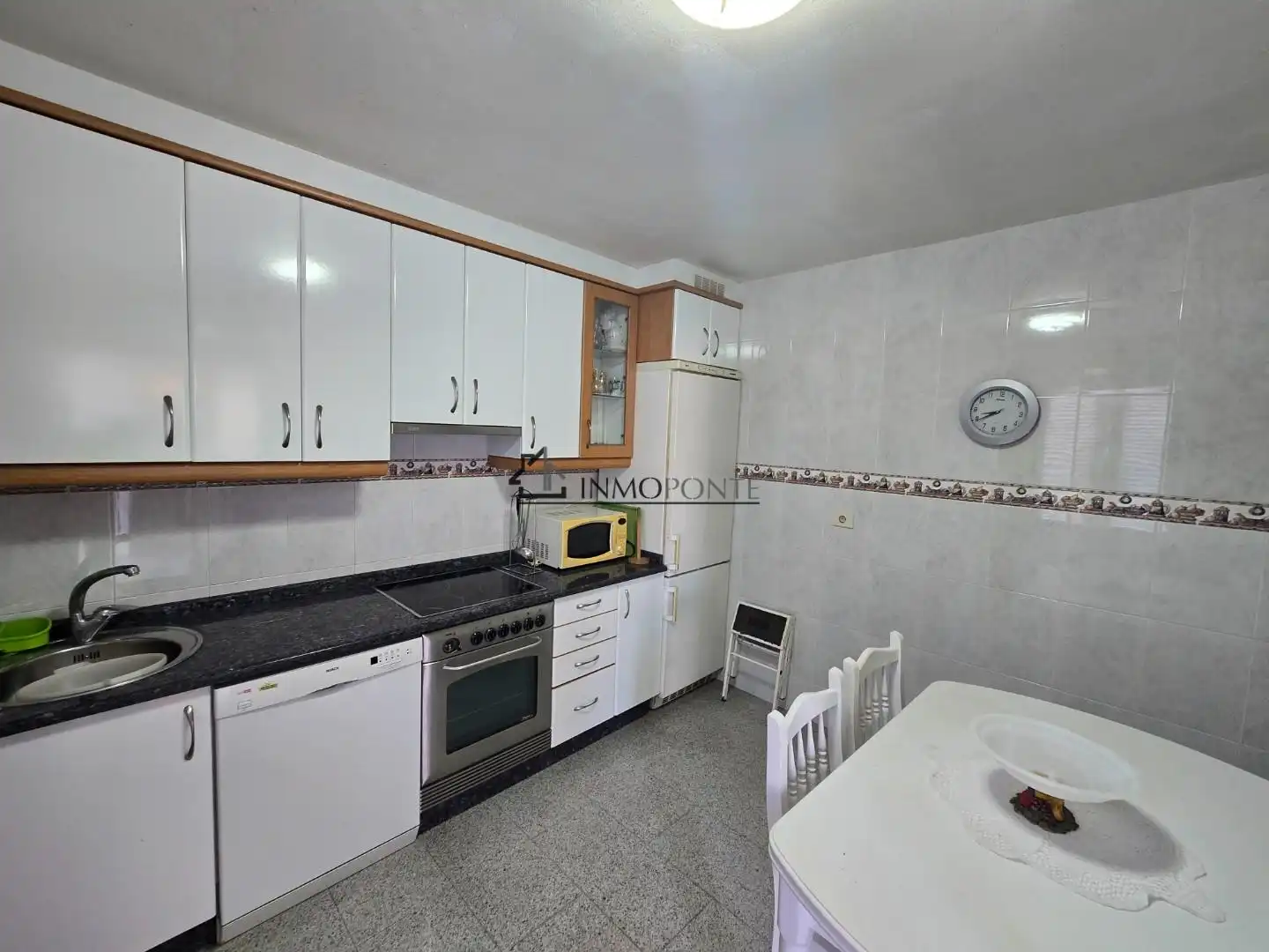 Cuina de Casa o xalet en venda en Cerdedo amb Jardí privat