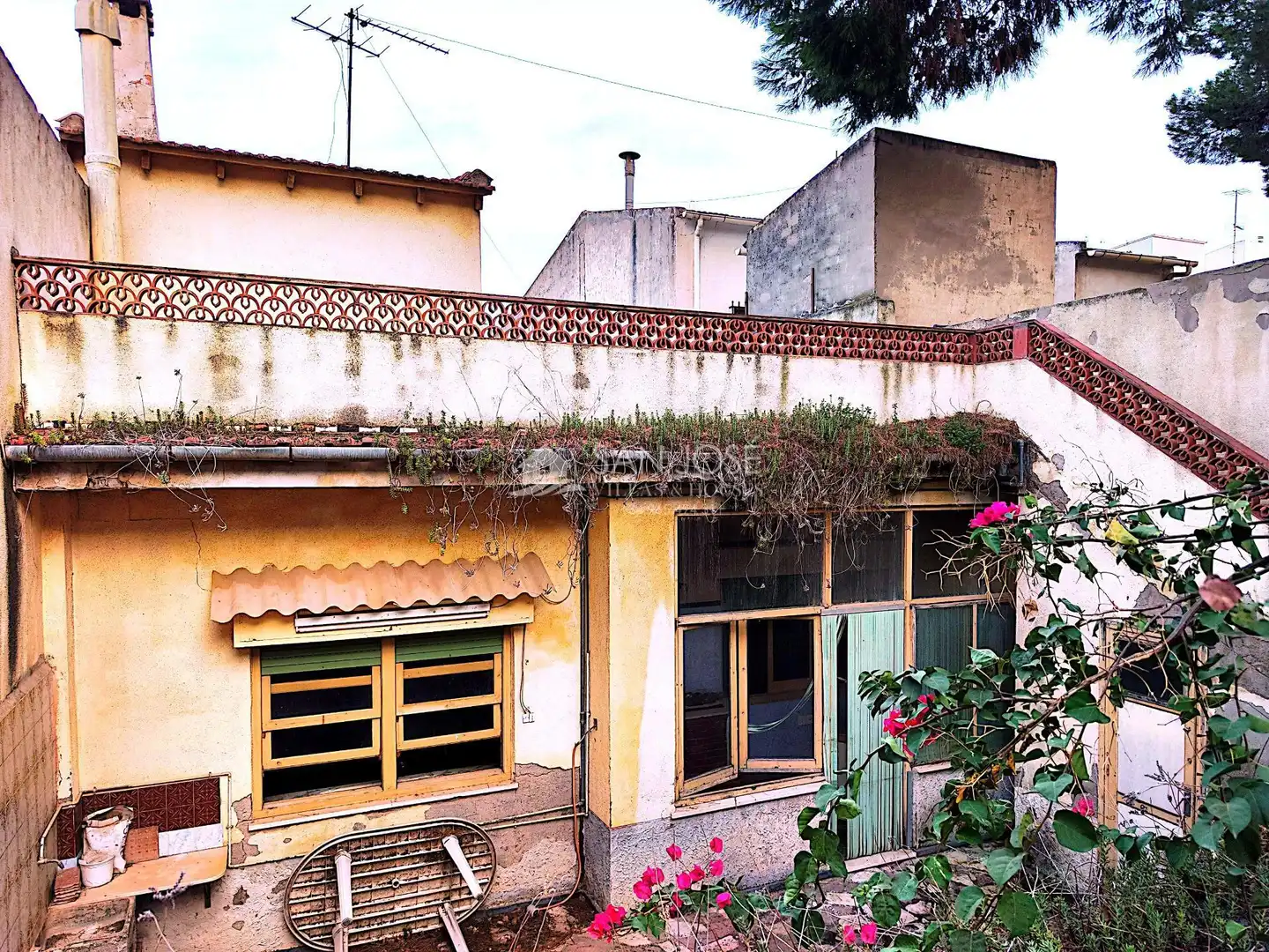 Vista exterior de Casa o xalet en venda en La Romana amb Calefacció, Terrassa i Traster