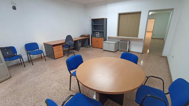 Local comercial en Alquiler en Calle MADRE VEDRUNA, 2 en Parque Geólogo José Royo Gómez