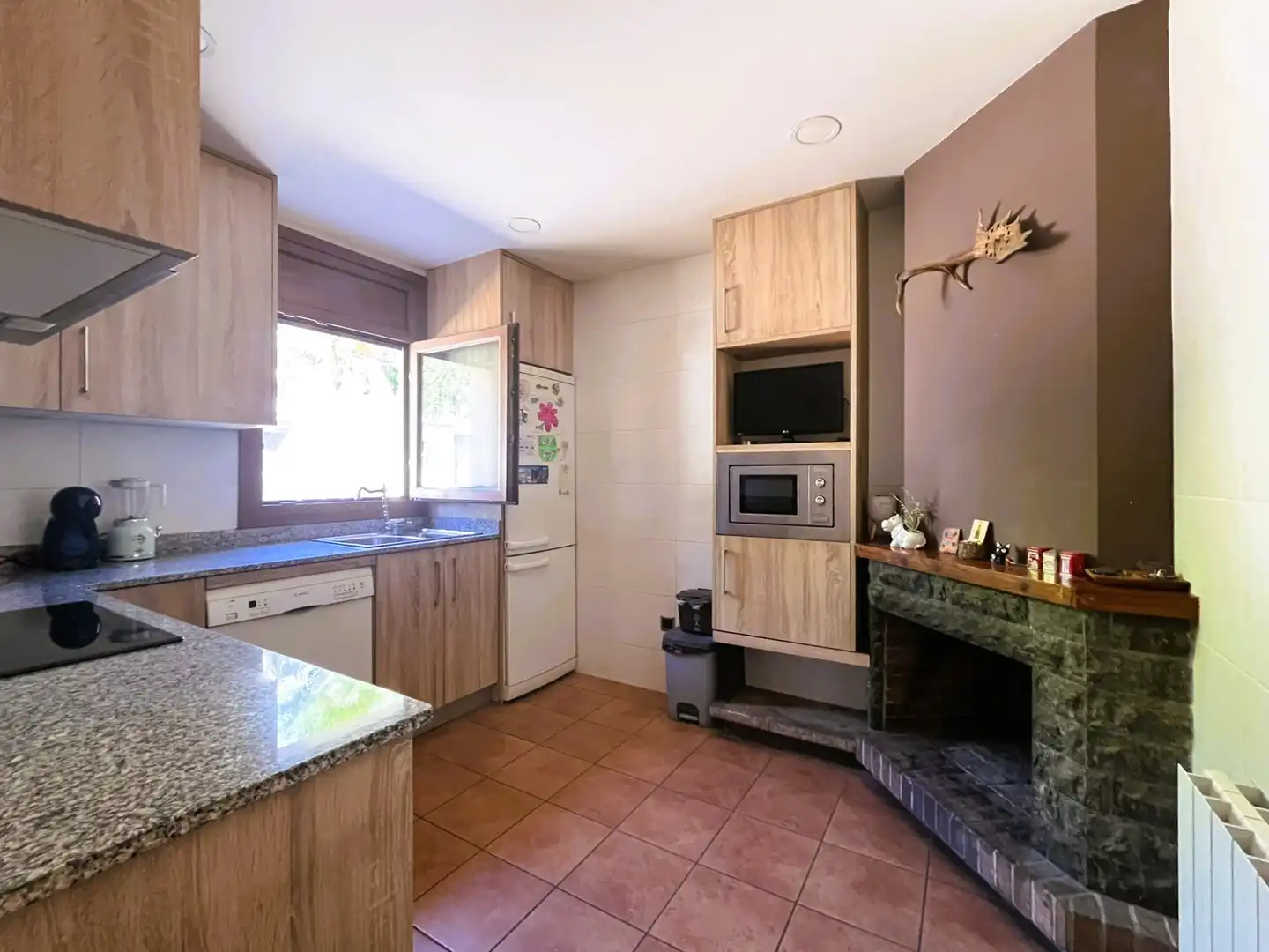 Cocina de Casa o chalet en venta en Palau-solità i Plegamans con Aire acondicionado, Calefacción y Jardín privado